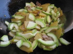 网红吃角瓜整个吃,吃瓜也要创新风潮！